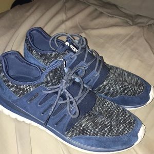 Addis shoes size 11 color blue